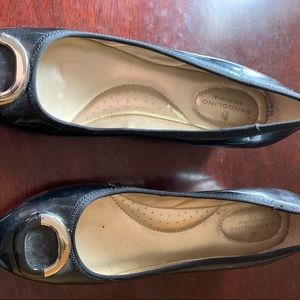 Dress shoes
